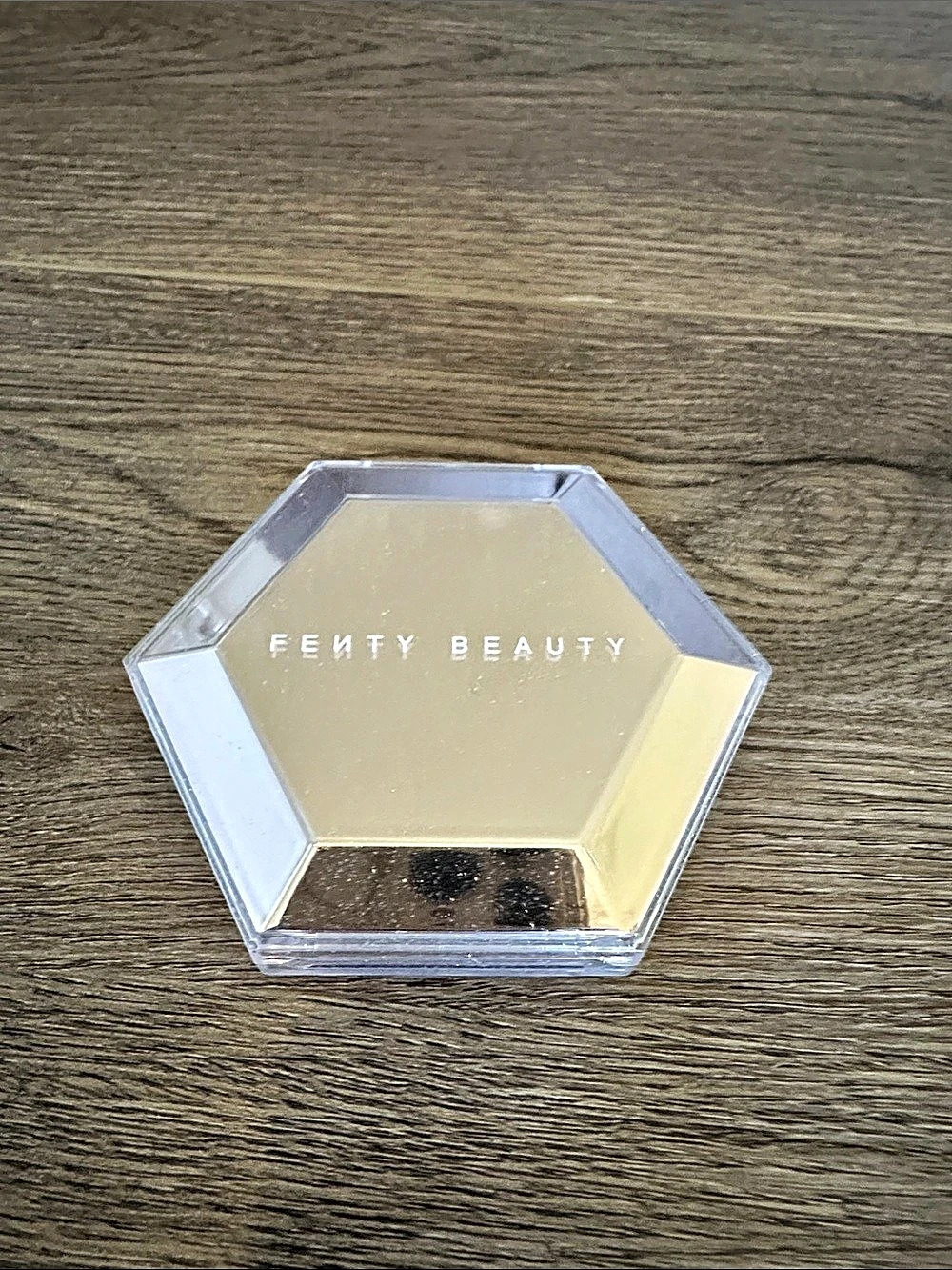 Fenty Beauty Diamond Bomb All-Over Diamond Veil Gold Highlighter